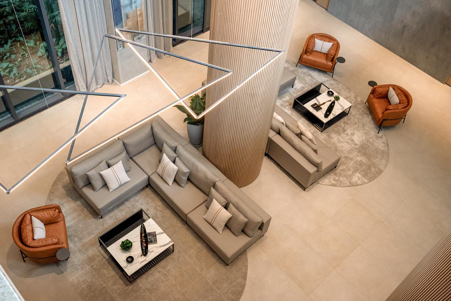 Hall social com pé-direito triplo - Torre Residences